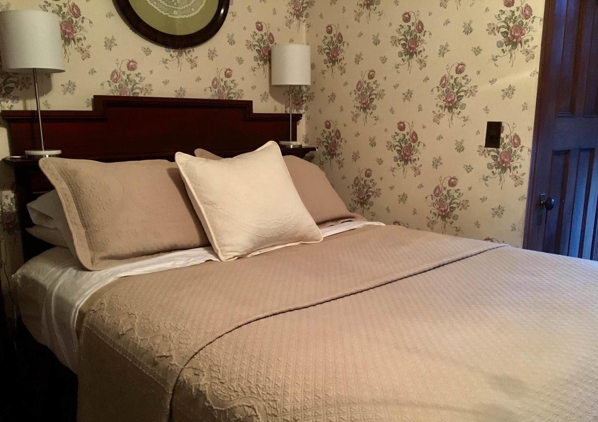 Manor House Bed & Breakfast Norfolk Bagian luar foto