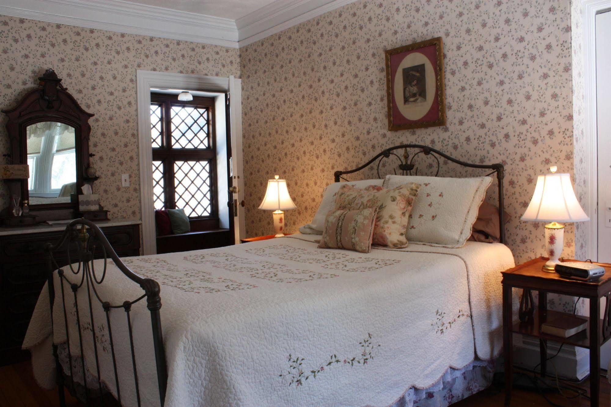 Manor House Bed & Breakfast Norfolk Bagian luar foto
