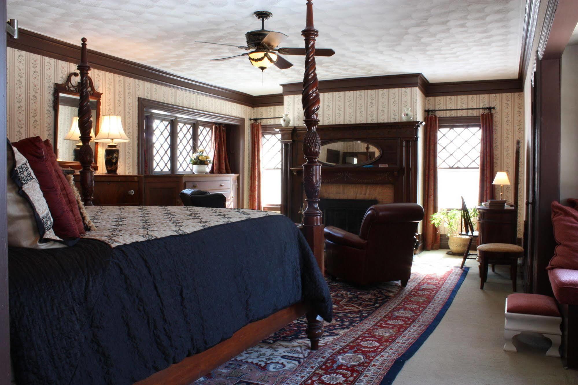 Manor House Bed & Breakfast Norfolk Bagian luar foto