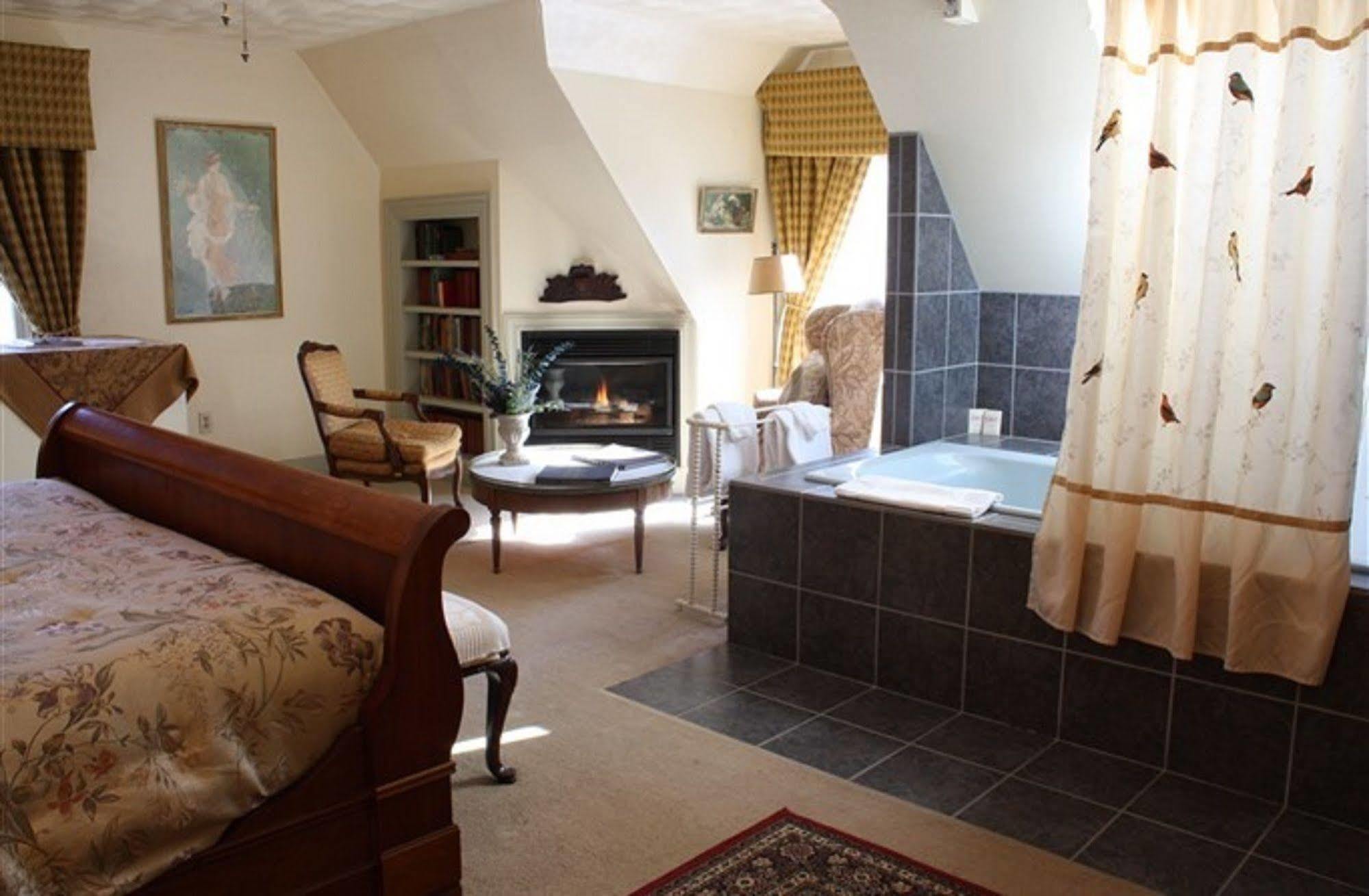 Manor House Bed & Breakfast Norfolk Bagian luar foto