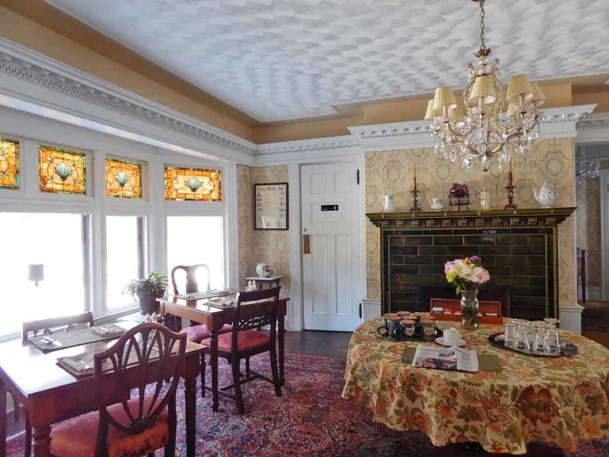 Manor House Bed & Breakfast Norfolk Bagian luar foto